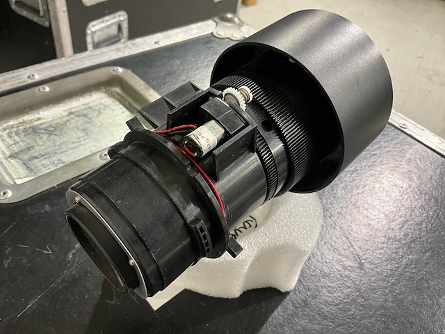 Panasonic pro pt-dz780bej 7000 ansi lumen projector - afbeelding 2 van  14