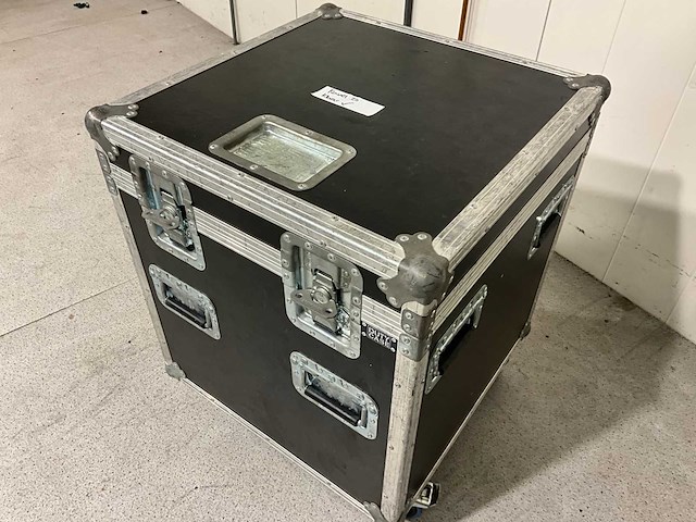 Panasonic pro pt-dz780bej 7000 ansi lumen projector - afbeelding 6 van  14