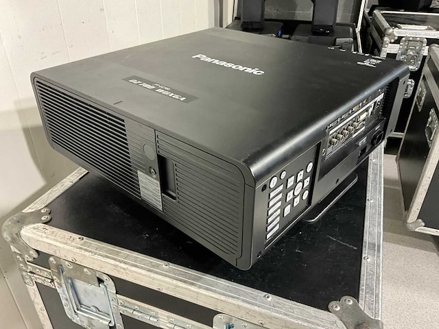 Panasonic pro pt-dz780bej 7000 ansi lumen projector - afbeelding 7 van  14