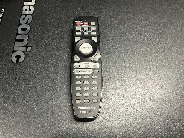 Panasonic pt-dz21k2 dlp projector - afbeelding 2 van  17