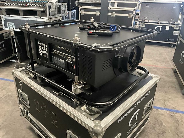 Panasonic pt-dz21k2 dlp projector - afbeelding 11 van  17