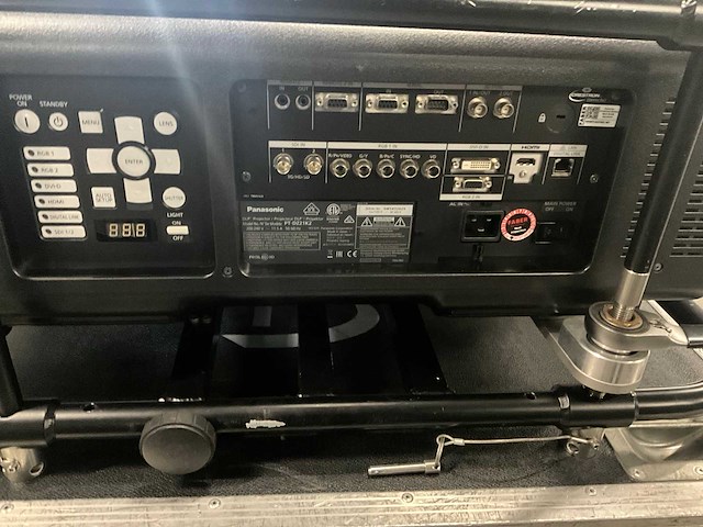 Panasonic pt-dz21k2 dlp projector - afbeelding 14 van  17