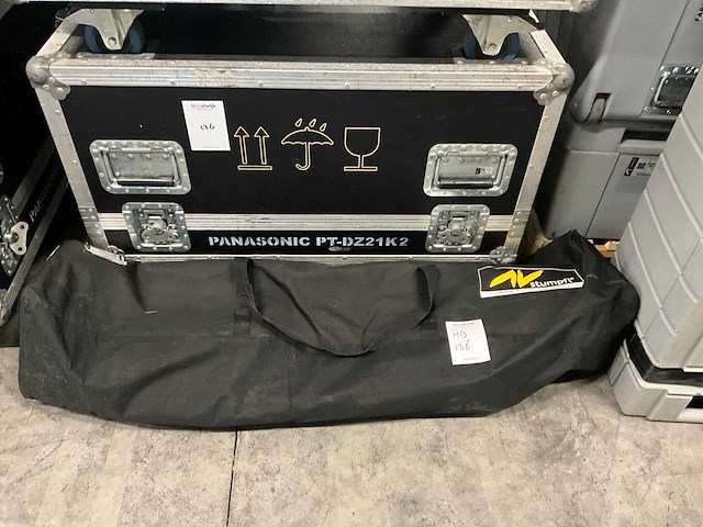 Panasonic pt-dz21k2 dlp projector - afbeelding 4 van  13