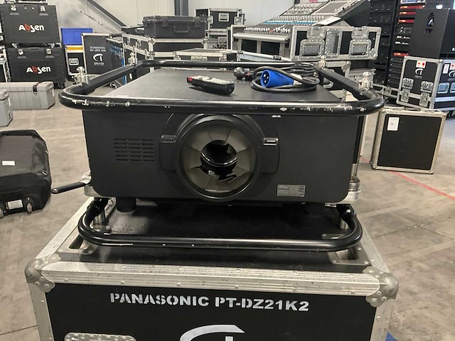 Panasonic pt-dz21k2 dlp projector - afbeelding 6 van  13