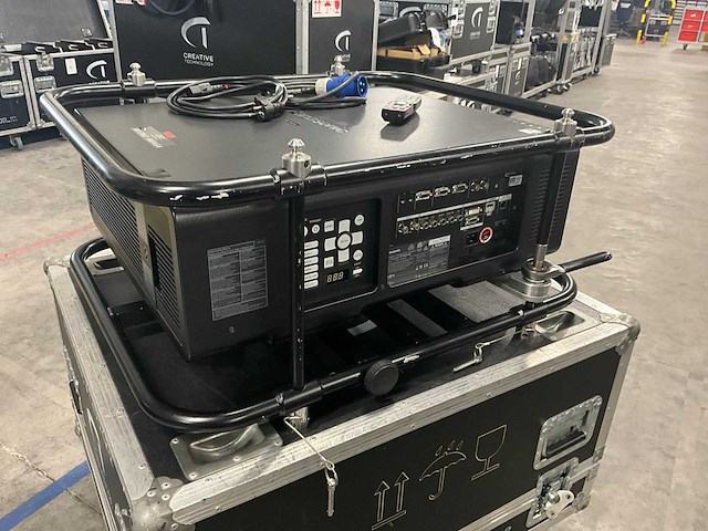 Panasonic pt-dz21k2 dlp projector - afbeelding 8 van  13