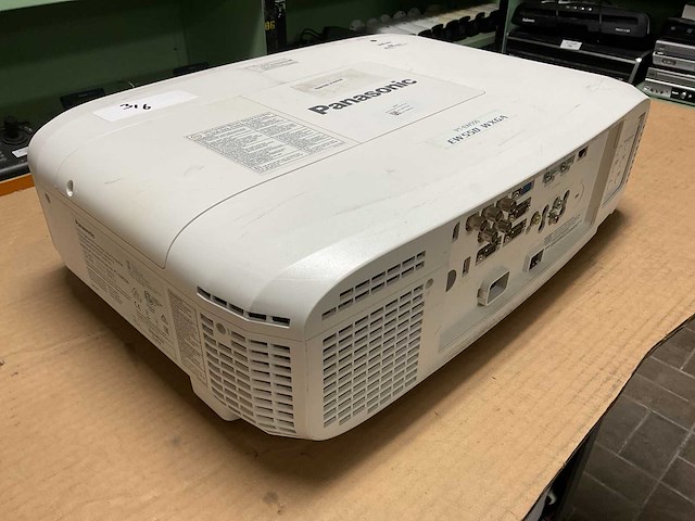 Panasonic pt-ew550 projector - afbeelding 3 van  6