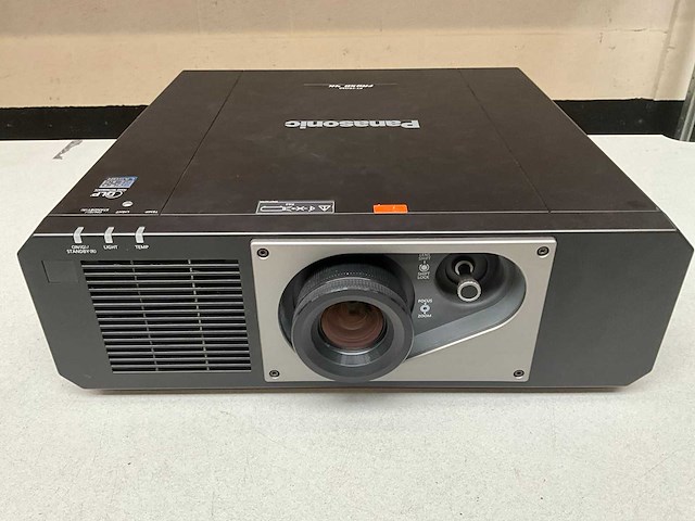 Panasonic pt-frq50b 4k ultra hd laser beamer - afbeelding 2 van  6