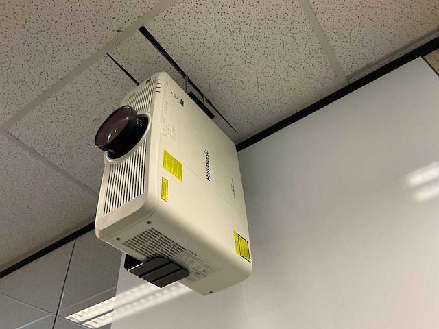 Panasonic pt-mz670 beamer - afbeelding 5 van  5