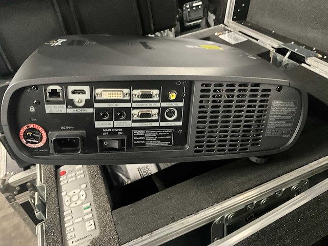 Panasonic pt-rz470ek full hd dlp projector - afbeelding 10 van  10