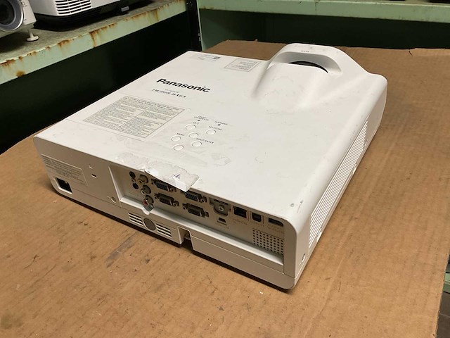 Panasonic pt-tw351r lcd projector - afbeelding 5 van  7