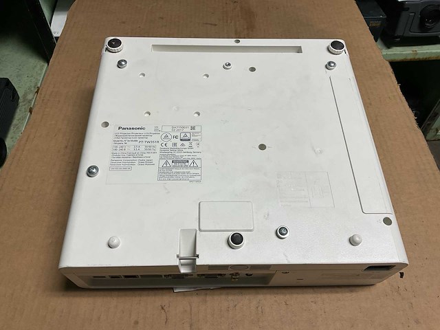 Panasonic pt-tw351r lcd projector - afbeelding 6 van  7