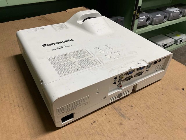 Panasonic pt-tw351r lcd projector - afbeelding 1 van  4
