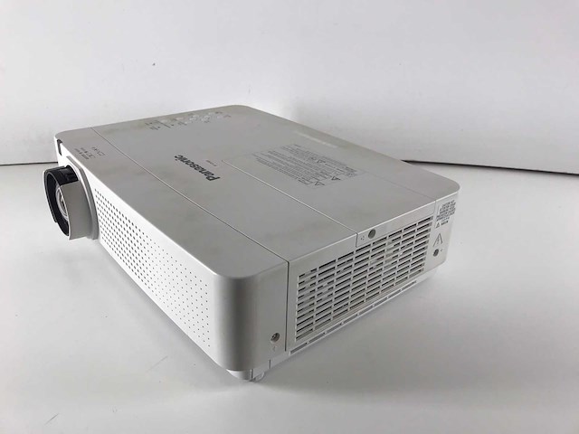 Panasonic (pt-vx400) 4000 lumens lcd projector (1409 hrs - lamp hours) - afbeelding 4 van  6
