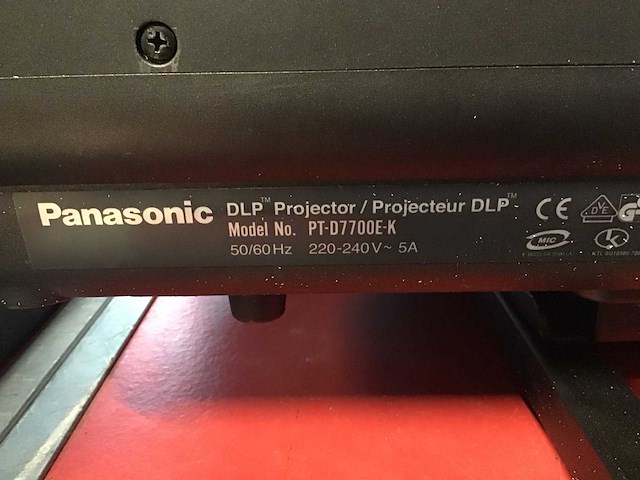 Panasonic sxga+ 7000 beamer incl. afstandsbediening - afbeelding 4 van  5