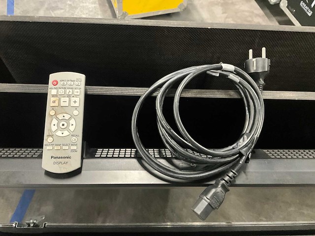 Panasonic th-55lf6w 55” full hd monitor - afbeelding 4 van  7