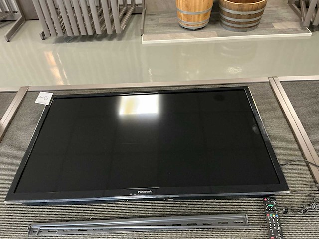 Panasonic txl50em5e televisie 50” - afbeelding 2 van  4