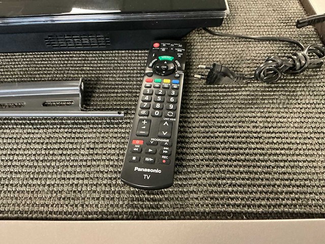 Panasonic txl50em5e televisie 50” - afbeelding 3 van  4