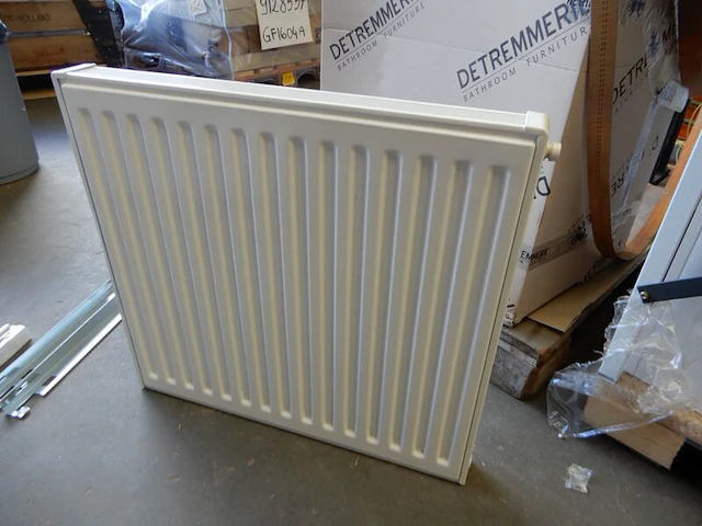 Paneelradiator, brugman, compact, wit, t11 600x880 - afbeelding 1 van  5