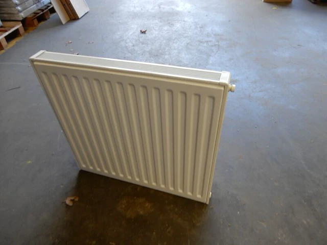 Paneelradiator, brugman, universeel compact, wit, t21 700x560 - afbeelding 2 van  3