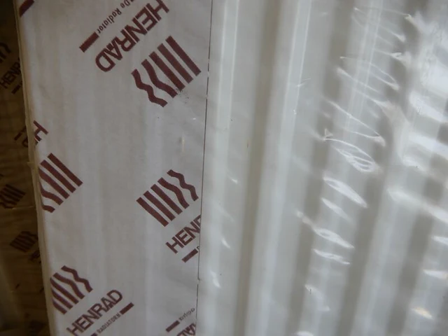 Paneelradiator, henrad, softline, wit, t11 700x1000 - afbeelding 2 van  3