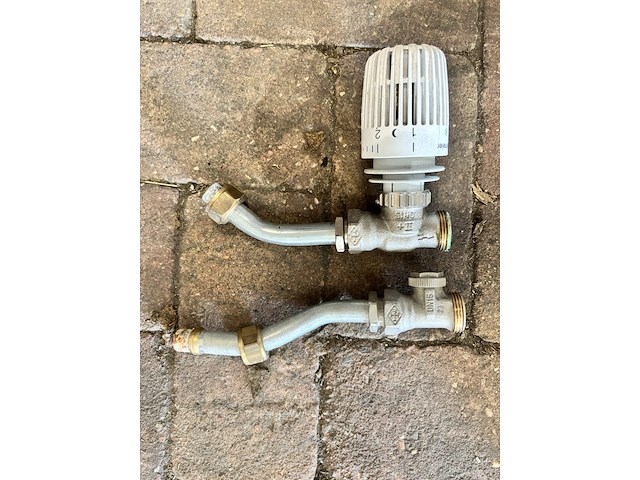 Paneelradiator met geïntegreerde thermostaatkraan, brugman kompakt-4, t22 - 1335 watt, wit - afbeelding 2 van  9