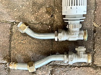 Paneelradiator met geïntegreerde thermostaatkraan, brugman kompakt-4, t22 - 1335 watt, wit - afbeelding 2 van  9