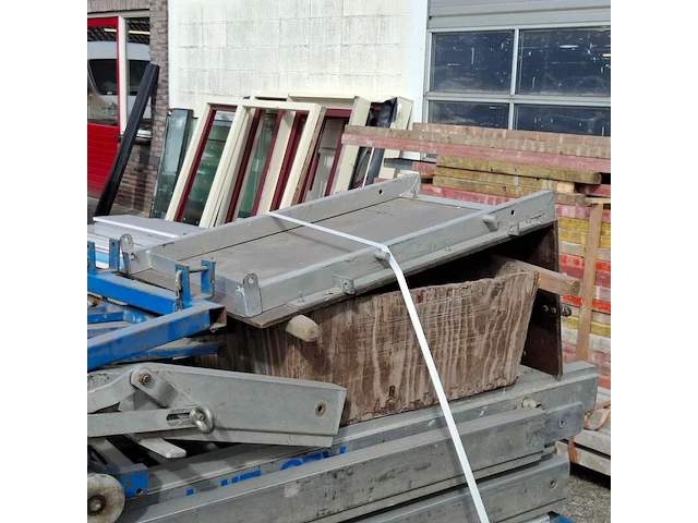 Pannenlift, alulift, 12x 2 meter, 1987 - afbeelding 2 van  12