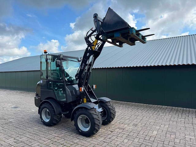 Panther - 2026 - w25 - minishovel met kubota motor - afbeelding 14 van  21