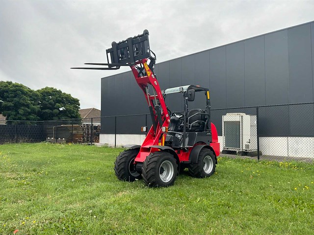 Panther - w25 advanced red - 2026 w25 kubota 4 cil en rexroth hydrauliek - afbeelding 1 van  41