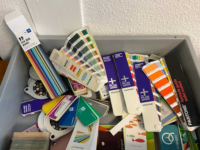Pantone kleurenwaaiers - afbeelding 4 van  6