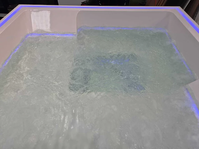 Paolo ferralli fantasia jacuzzi en buitenspa - afbeelding 21 van  39