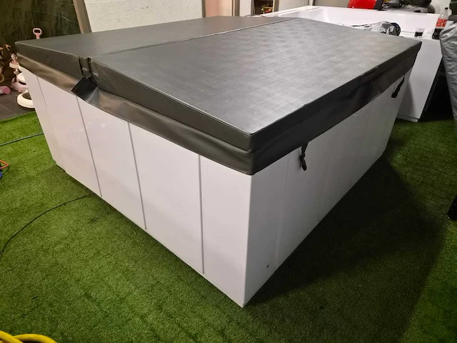 Paolo ferralli fantasia jacuzzi en buitenspa - afbeelding 28 van  39