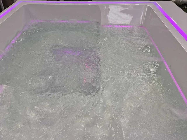 Paolo ferralli fantasia jacuzzi en buitenspa - afbeelding 6 van  21