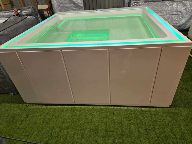 Paolo ferralli fantasia jacuzzi en buitenspa - afbeelding 13 van  14