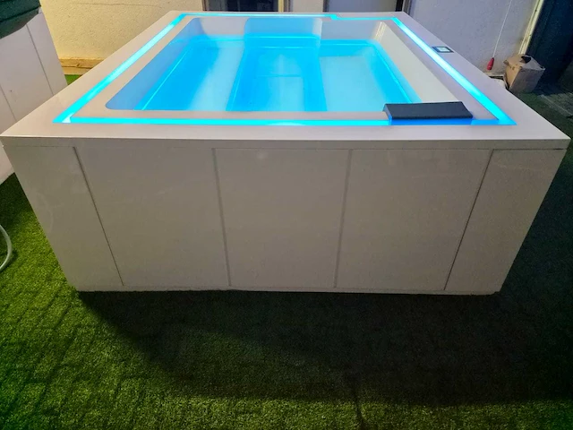 Paolo ferralli maximus jacuzzi en buitenspa - afbeelding 15 van  19