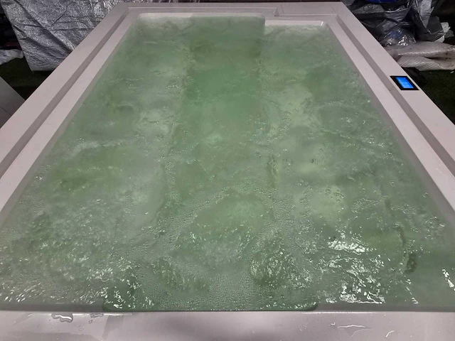 Paolo ferralli maximus jacuzzi en buitenspa - afbeelding 2 van  3