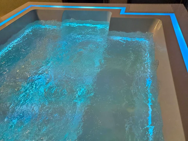 Paolo ferralli maximus jacuzzi en buitenspa - afbeelding 19 van  19