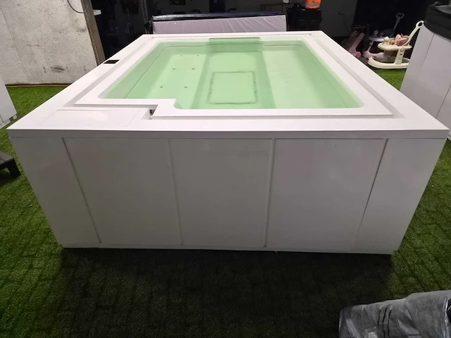 Paolo ferralli maximus jacuzzi en buitenspa - afbeelding 11 van  21