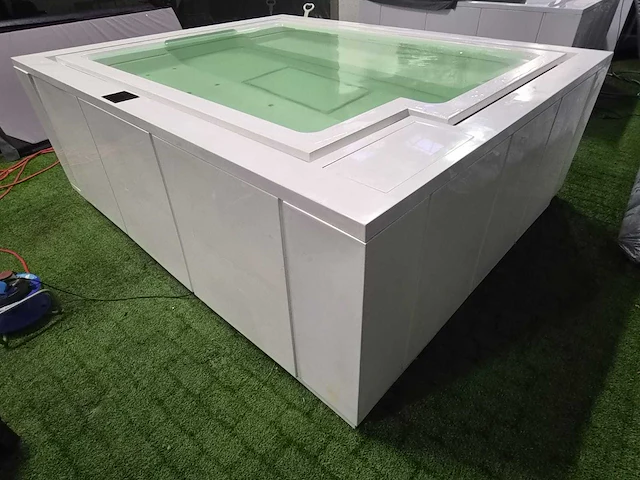 Paolo ferralli maximus jacuzzi en buitenspa - afbeelding 1 van  21