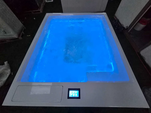 Paolo ferralli minimalista jacuzzi en buitenspa - afbeelding 6 van  19