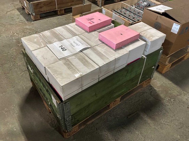 Papier a4 roze (97x) - afbeelding 1 van  4
