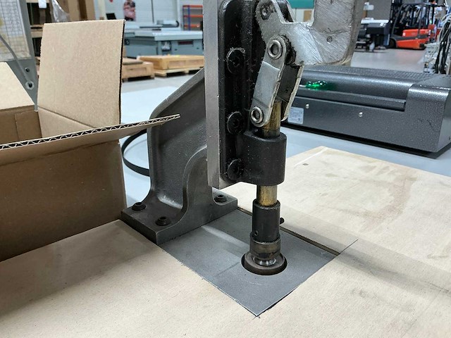 Papierboormachine (4x) - afbeelding 6 van  7