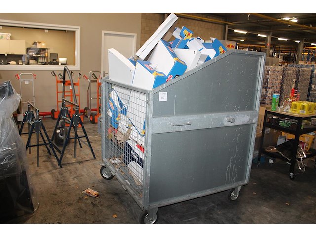 Papiercontainer met afmeting 125 x 125 x 164 cm. - afbeelding 1 van  2