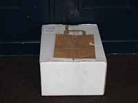 Papieren draagtasjes in doos. 250 stuks 22 x 11 x 27 cm. - afbeelding 1 van  2