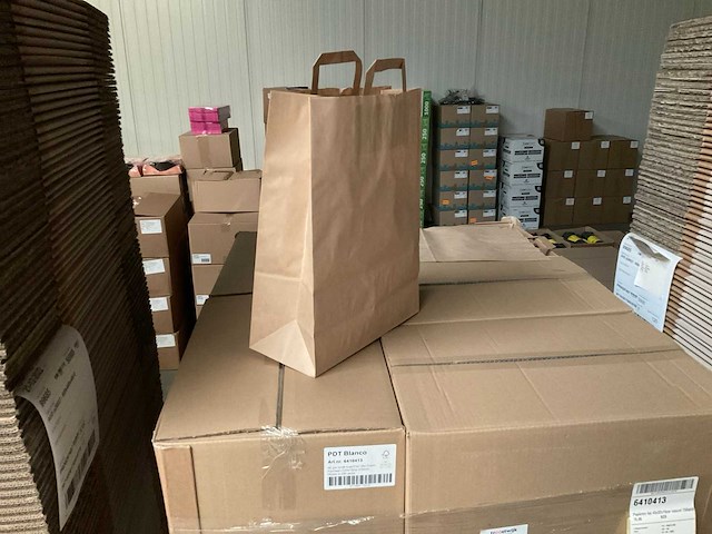 Papieren draagtassen (320x150)x430mm (3750x) - afbeelding 1 van  3