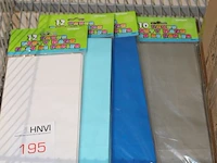 Papieren feestzakjes in diverse kleuren in doos - afbeelding 2 van  2