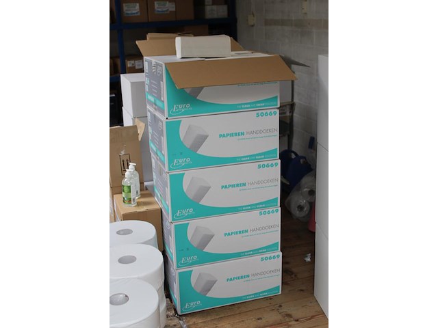 Papieren handdoeken zz-vouw euro products in 5 dozen. 20x 160 stuks per doos. - afbeelding 2 van  2