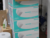 Papieren handdoeken zz-vouw euro products in 5 dozen. 20x 160 stuks per doos. - afbeelding 2 van  2