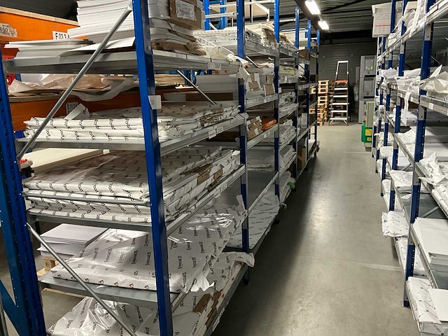 Papieren papier - afbeelding 1 van  19