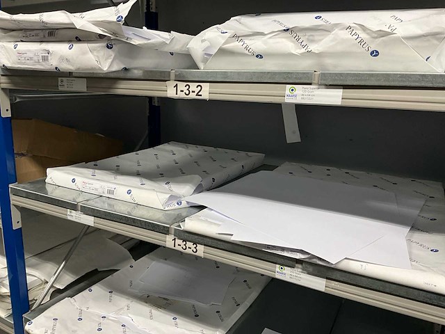 Papieren papier - afbeelding 30 van  49